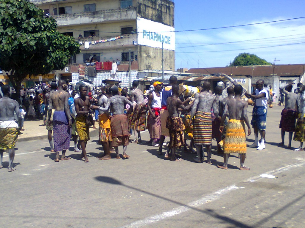 Article : Fête de génération à Attécoubé